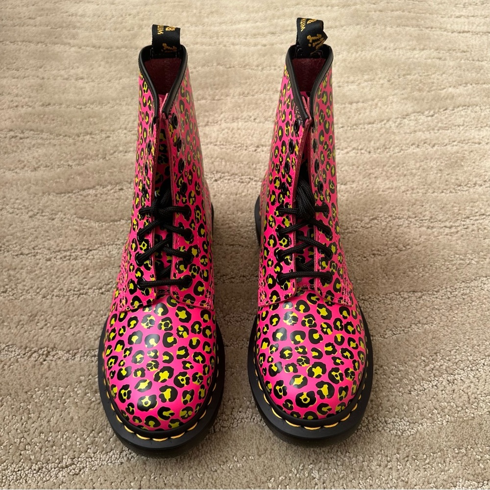 Dr. Martens 1460 Water Repellent Pink Leopard Patent Leather Combat Boots 6 NIB - Picture 4 of 14